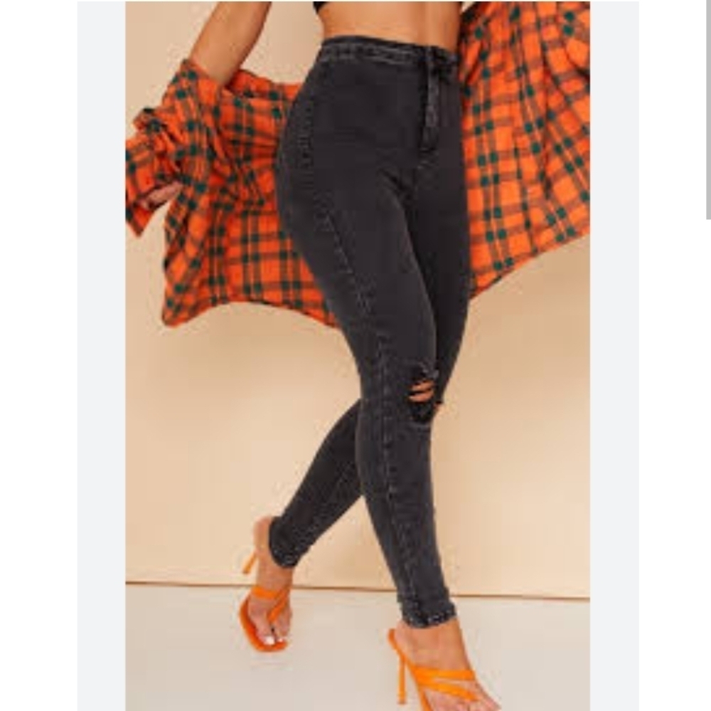 PRETTYLITTLETHING Black Disco Knee Rip Skinny Jeans